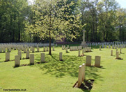 Early graves (in the foreground) at Aveluy Wood Cemetery