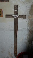 The original IWGC wooden cross.......